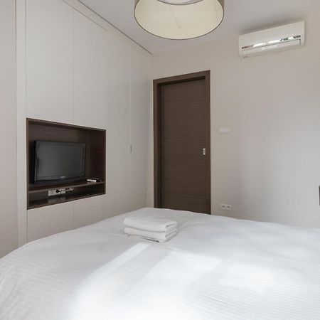 Grzybowska Platinum Apartment Tower A Warsaw Ngoại thất bức ảnh