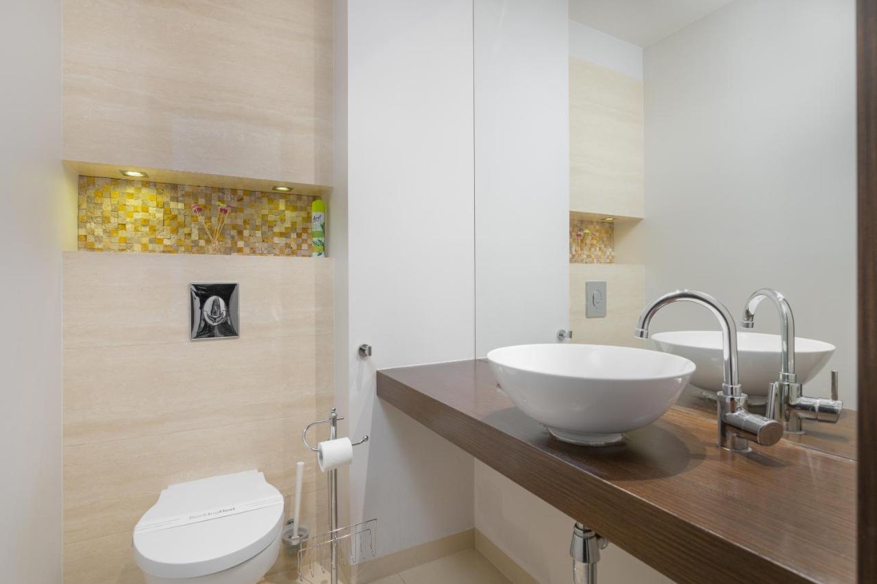 Grzybowska Platinum Apartment Tower A Warsaw Ngoại thất bức ảnh