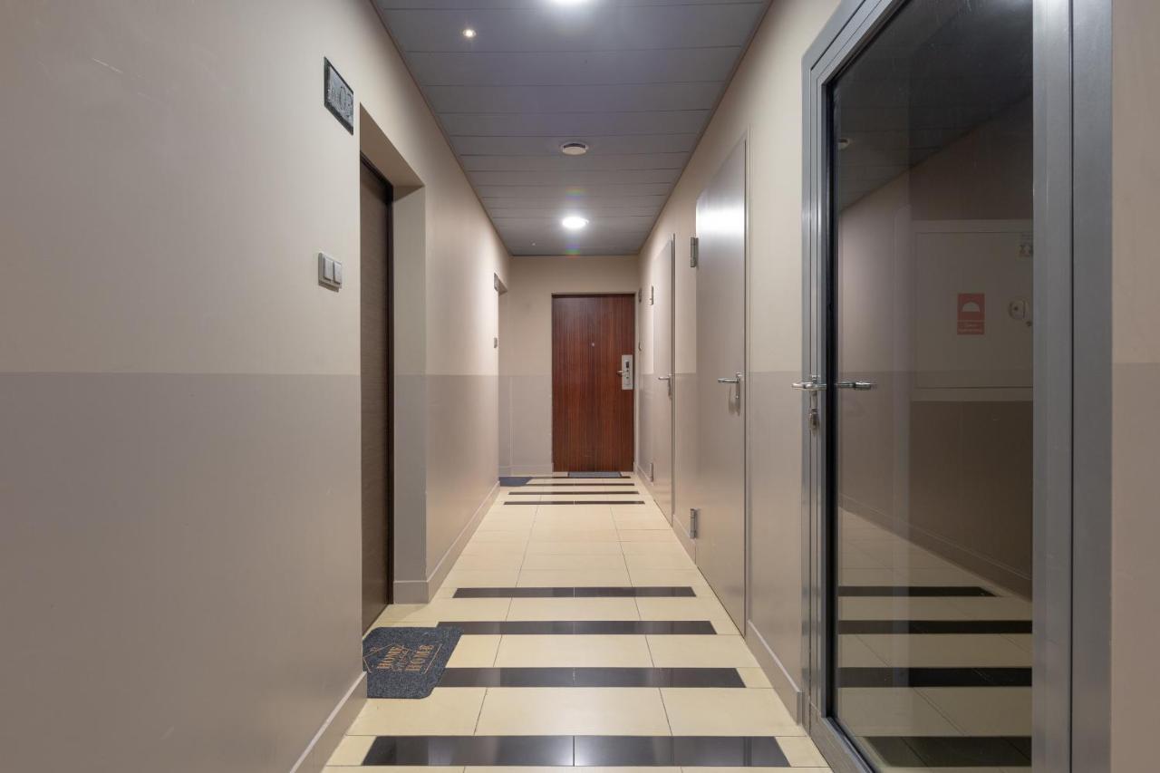 Grzybowska Platinum Apartment Tower A Warsaw Ngoại thất bức ảnh